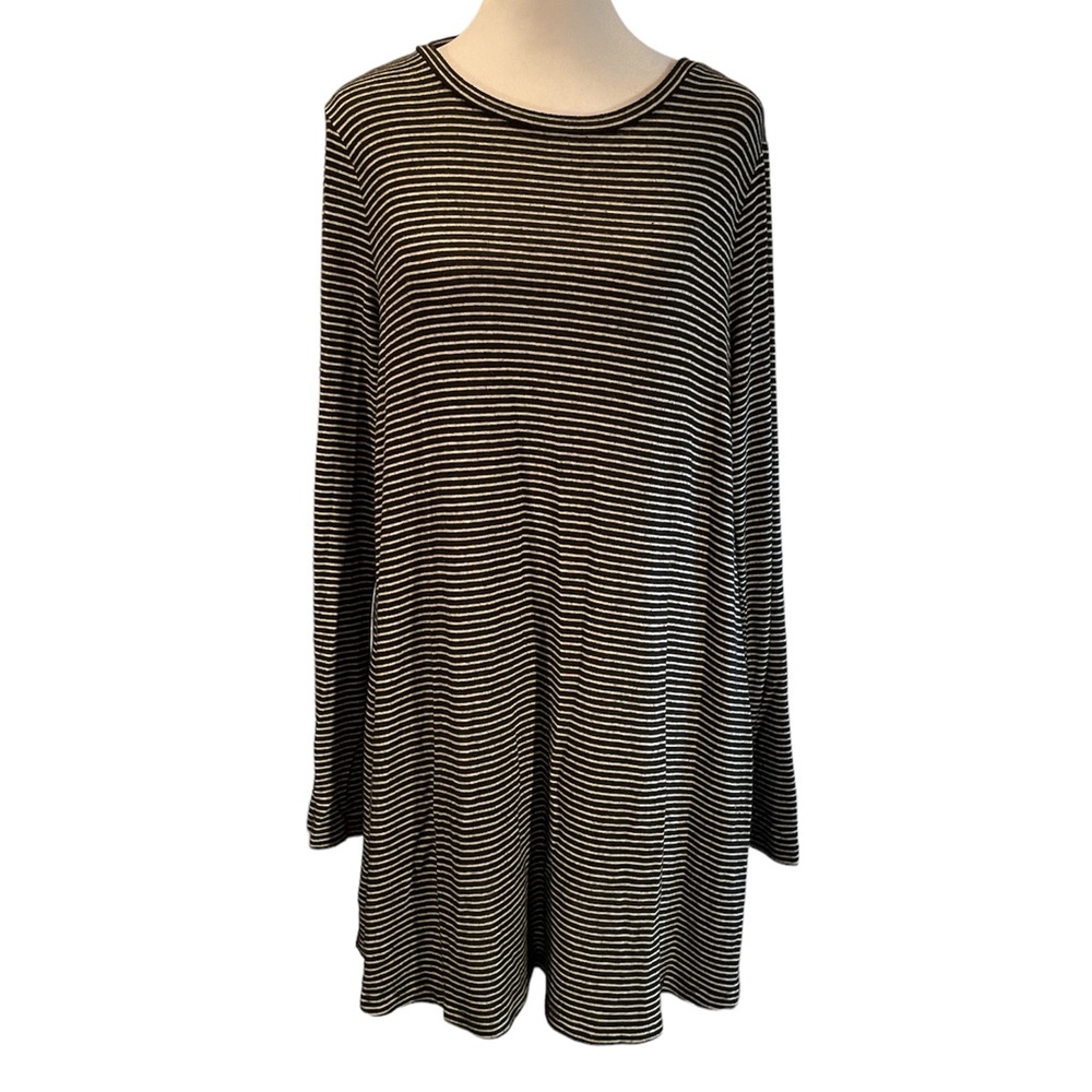 West loop Black & White Striped Long Sleeve Above the Knee Sweater Dress Large